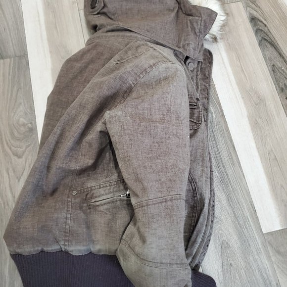 TNA St. Moritz short parka (super warm and cozy!) - Picture 7 of 16